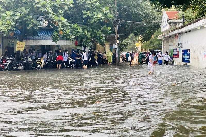 Tùy từng tình huống giấc mộng thấy nước ngập sẽ có điềm báo khác nhau